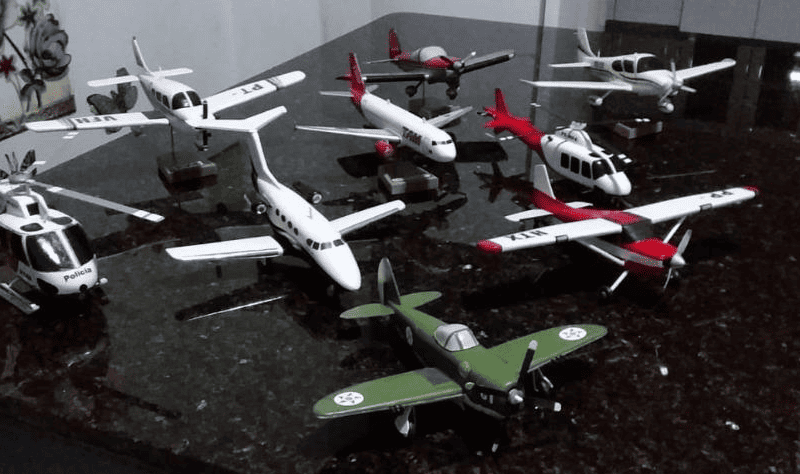 Maquetes Aviões Helicóptero em Madeira