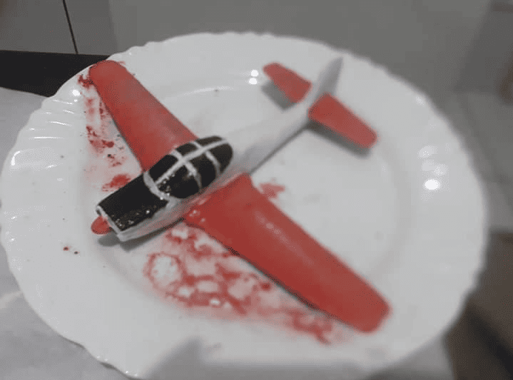 Maquete do T-25 T-27 e F-8 em Chocolate