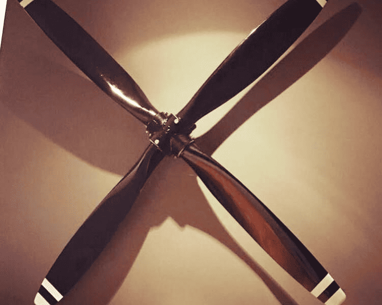 Peças Decorativas Vintage de Avião