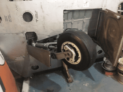 Asa Completa com Trem de Pouso do AT 26 Xavante