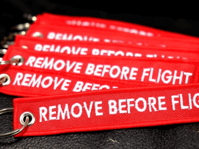 Chaveiro Bordado REMOVE BEFORE FLIGHT