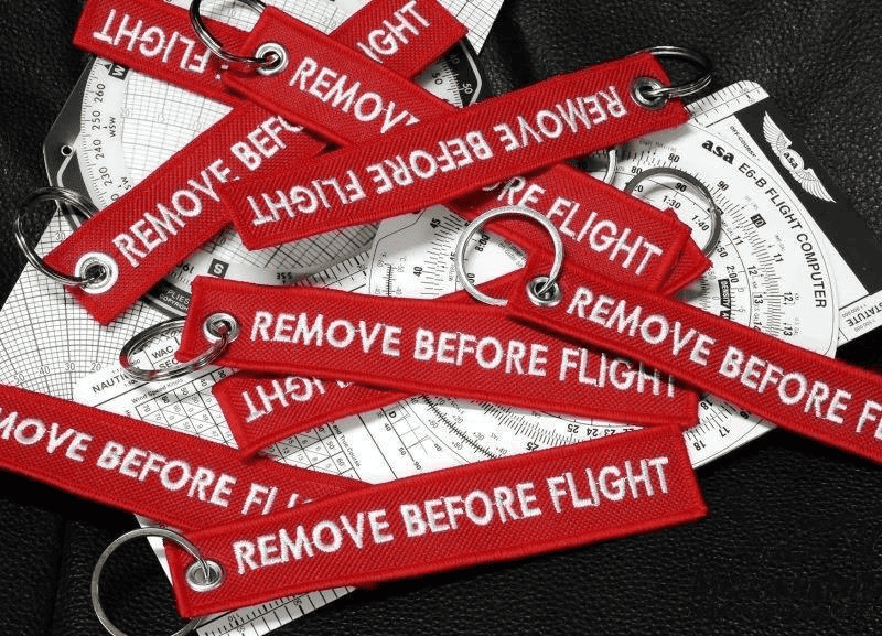 Chaveiro Bordado REMOVE BEFORE FLIGHT
