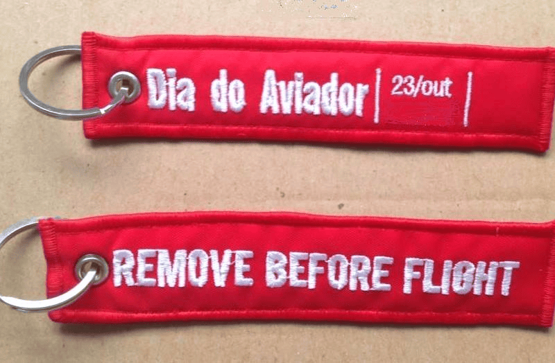 Chaveiro Bordado REMOVE BEFORE FLIGHT