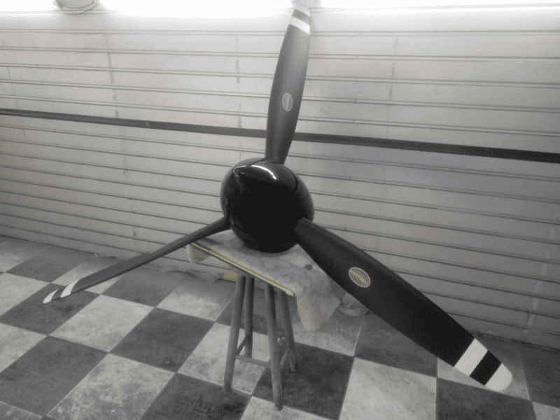 Hélice Tripá com Spinner em Fibra de Vidro