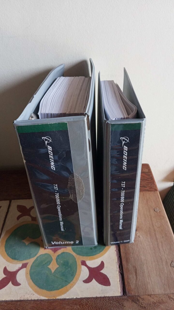 Manual do Avião Boeing 737 (original) 2 volumes completo - AeroJota ...