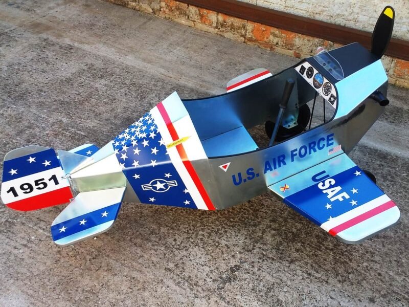 Avião Pedalinho Infantil em Metal Vintage