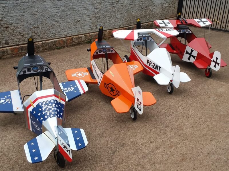 Avião Pedalinho Infantil em Metal - Vintage -