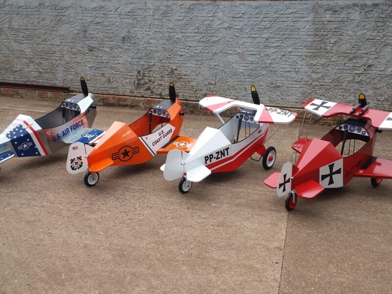 Avião Pedalinho Infantil em Metal - Vintage -
