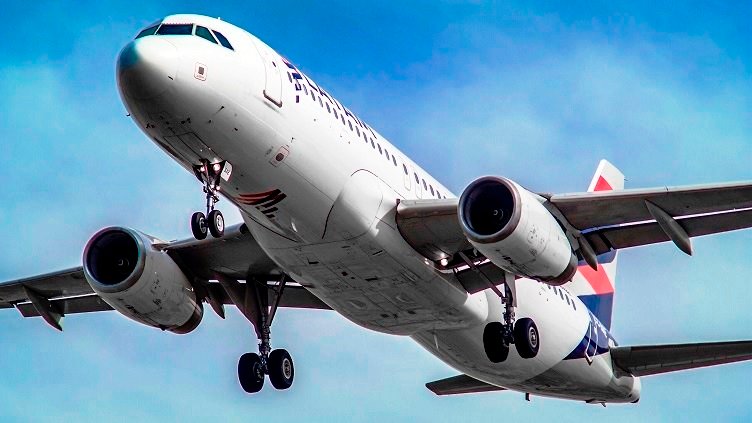 Aviao-Airbus-A320-LATAM_Imagem-Latam-Internet