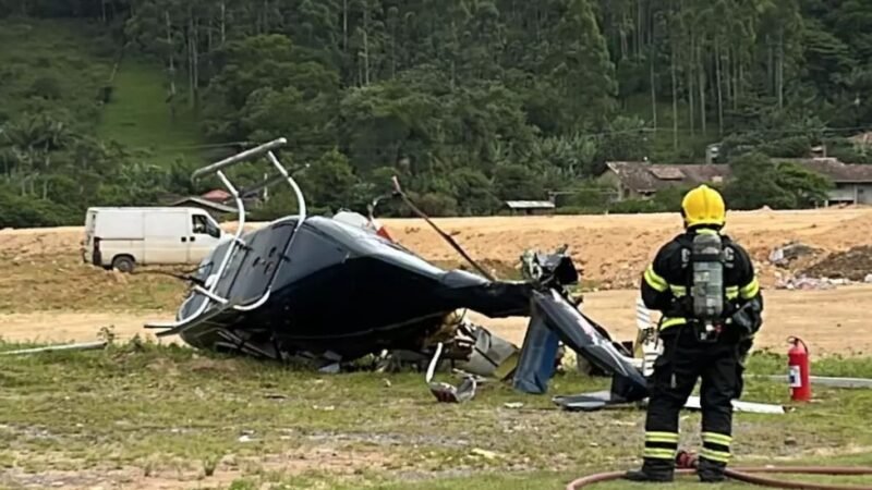 Queda-Helicoptero-na-cidade-de-Penha-SC_Imagens-Penha-News