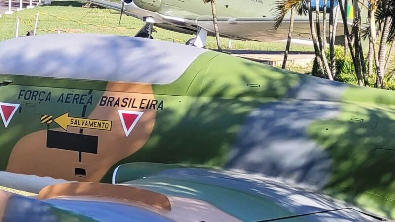 AeroJota_AT-26-Xavante-FAB-4585-e-NA-T-6-FAB-1478