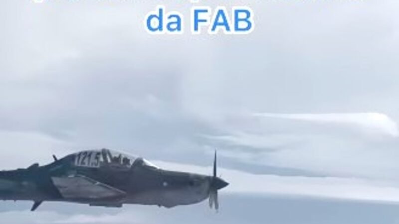 Interceptado-por-um-A-29-da-FAB