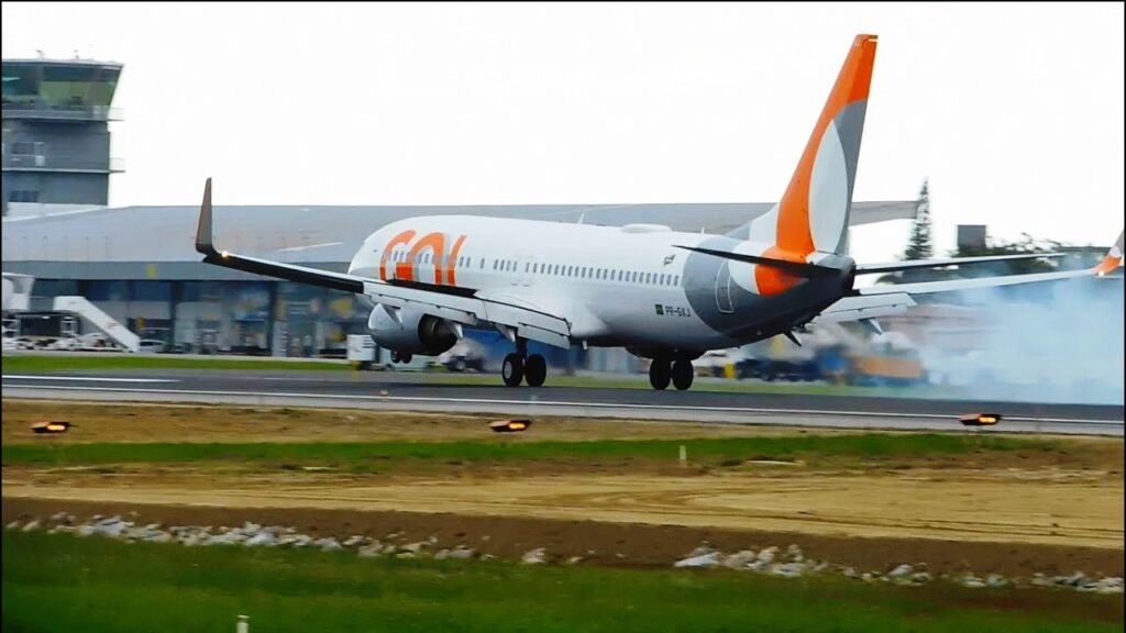 Aviao-da-Gol-Pousando-em-GRU