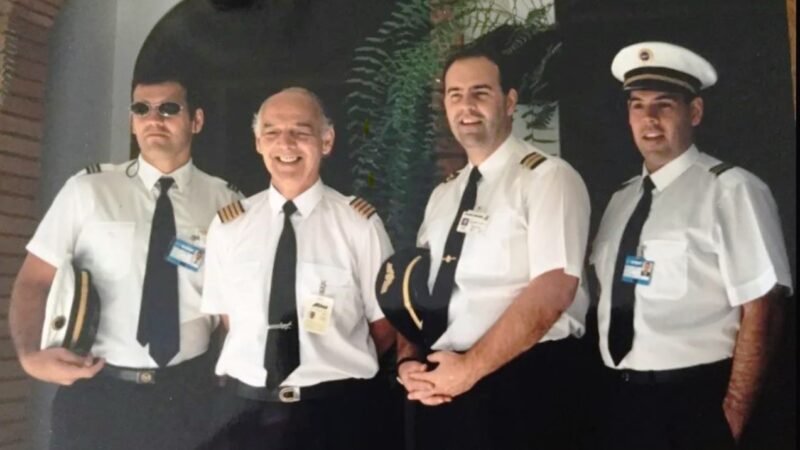 Cmte-Paulo-Pizzato-rodeado-pelos-filhos-Pilotos