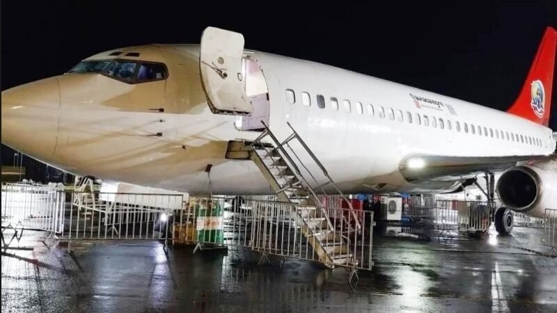 Aviao-Alegre-Boeing-737-em-Porto-Alegre_Foto-Divulgacao